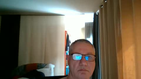 Snapshot of wixer1970 chatting on May 31, 1:18 pm wixer1970 online show from May 31, 1:18 pm