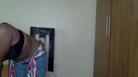 girlie o online show from January 14, 3:47 pm