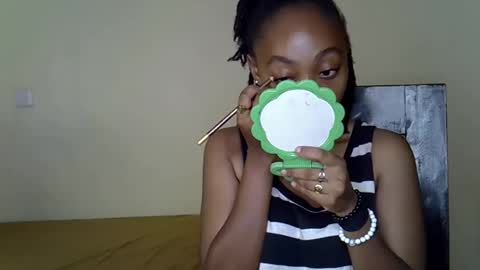 girlie o online show from January 28, 9:50 pm