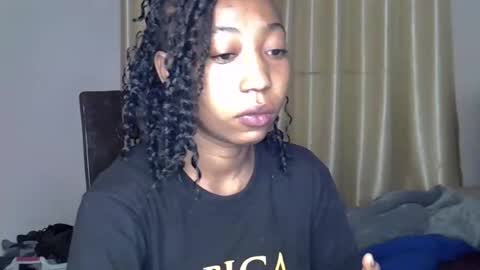 girlie o online show from March 1, 7:08 am