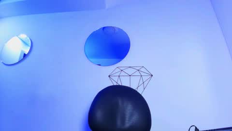  W O L F  online show from November 21, 11:42 am