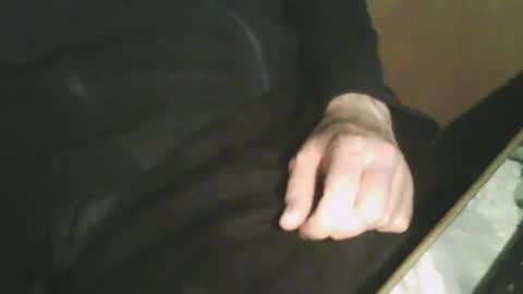 Snapshot of wolfie_2910 chatting on April 29, 4:44 pm wolfie_2910 online show from April 29, 4:44 pm