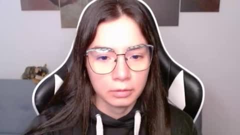 Alex online show from April 3, 9:24 pm