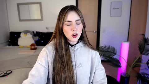   online show from December 4, 2:42 am