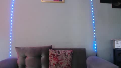 SHENIEL RODRIGUEZ online show from January 14, 7:52 pm