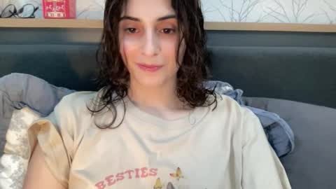 Stia online show from December 3, 1:42 pm