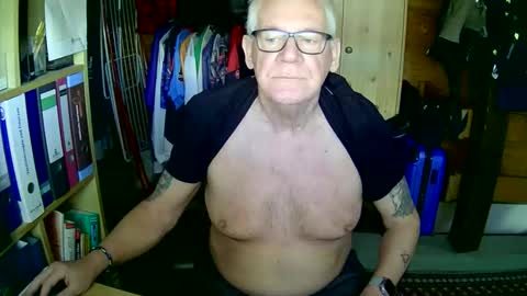 Always Horny online show from April 7, 9:43 am