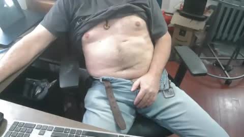 Snapshot of woodworker6473 chatting on May 29, 1:53 pm woodworker6473 online show from May 29, 1:53 pm