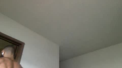 woof_wolf37 online show from April 1, 3:31 pm