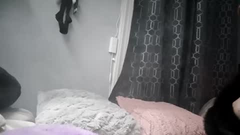 Snapshot of woofwolfxix chatting on November 24, 7:30 am woofwolfxix online show from November 24, 7:30 am