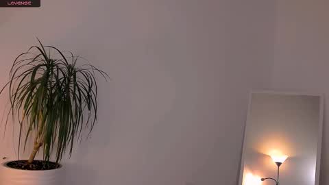 Snapshot of worldsbaby chatting on October 19, 1:56 pm worldsbaby online show from October 19, 1:56 pm