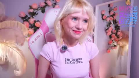 Snapshot of wow_angel chatting on June 27, 5:34 am wow_angel online show from June 27, 5:34 am