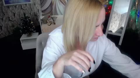 wow_co online show from December 11, 8:50 pm