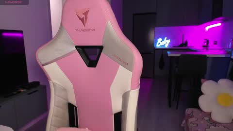 Snapshot of wowlovie666 chatting on October 27, 6:01 pm Emi online show from October 27, 6:01 pm