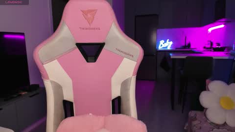 Snapshot of wowlovie666 chatting on October 29, 8:10 pm Emi online show from October 29, 8:10 pm