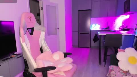 Snapshot of wowlovie666 chatting on November 2, 3:58 pm Emi online show from November 2, 3:58 pm