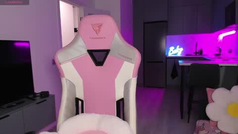 Snapshot of wowlovie666 chatting on November 26, 4:08 pm Emi online show from November 26, 4:08 pm