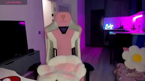 Snapshot of wowlovie666 chatting on January 9, 5:04 pm Emi online show from January 9, 5:04 pm