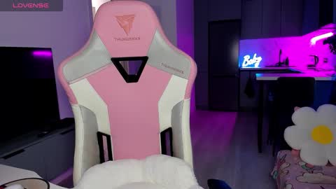 Snapshot of wowlovie666 chatting on February 2, 6:06 pm Emi online show from February 2, 6:06 pm