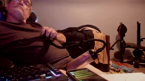 Snapshot of wowsers2022 chatting on October 4, 1:58 am wowsers2022 online show from October 4, 1:58 am