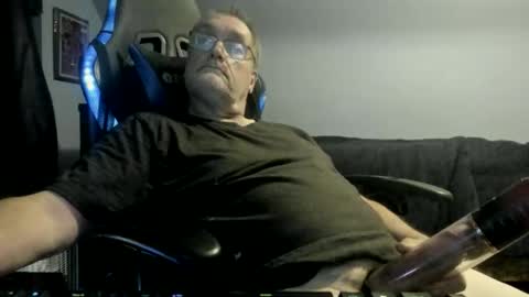 Snapshot of wowsers2022 chatting on November 11, 12:32 am wowsers2022 online show from November 11, 12:32 am