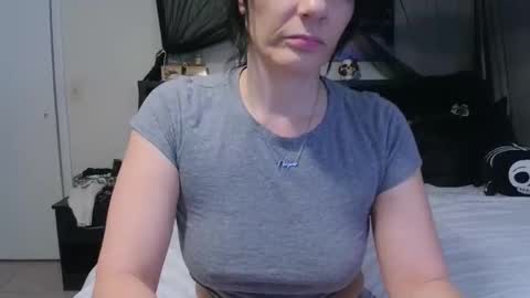 Snapshot of wrenleigh chatting on April 29, 5:11 am Crystal Lake online show from April 29, 5:11 am