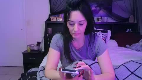 Snapshot of wrenleigh chatting on May 8, 8:19 am Crystal Lake online show from May 8, 8:19 am
