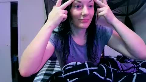 Snapshot of wrenleigh chatting on June 7, 11:19 pm Crystal Lake online show from June 7, 11:19 pm