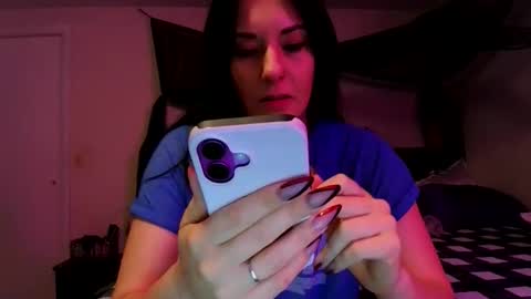 Snapshot of wrenleigh chatting on June 9, 6:36 am Crystal Lake online show from June 9, 6:36 am