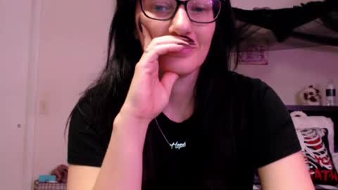 Snapshot of wrenleigh chatting on June 14, 8:27 am Crystal Lake online show from June 14, 8:27 am