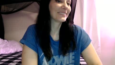 Snapshot of wrenleigh chatting on June 24, 4:44 am Crystal Lake online show from June 24, 4:44 am