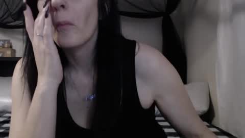 Snapshot of wrenleigh chatting on July 27, 5:36 am Crystal Lake online show from July 27, 5:36 am