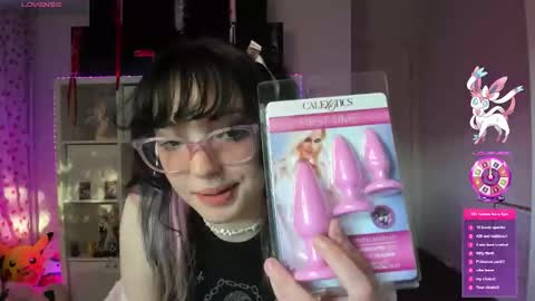 Snapshot of wrenvalentine chatting on September 16, 9:16 pm Wren Valentine online show from September 16, 9:16 pm