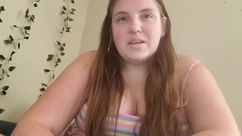 Snapshot of wrenwinter chatting on September 12, 5:35 pm wrenwinters online show from September 12, 5:35 pm