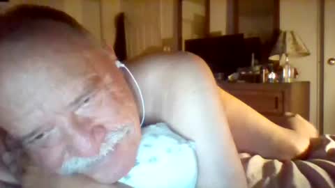 Snapshot of wvmountainlover chatting on June 4, 9:26 am wvmountainlover online show from June 4, 9:26 am
