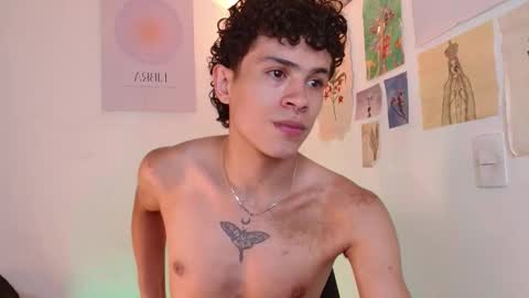 Snapshot of wyatt_444 chatting on December 17, 11:38 pm wyatt online show from December 17, 11:38 pm