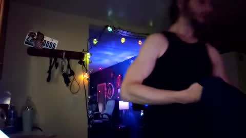 wyiatt online show from November 9, 6:23 am