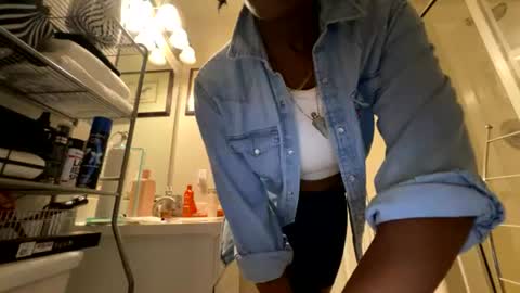 Snapshot of wynterheat chatting on July 14, 2:05 am Wynter Heat online show from July 14, 2:05 am