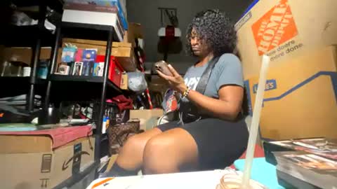 Snapshot of wynterheat chatting on July 20, 8:06 am Wynter Heat online show from July 20, 8:06 am
