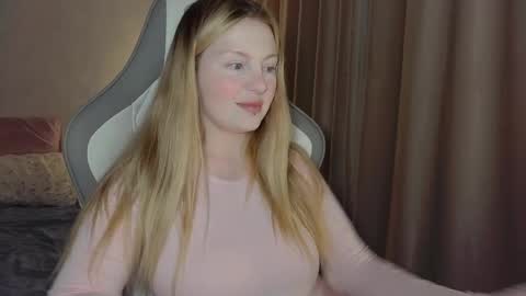 Snapshot of x__ivy_x chatting on April 7, 5:02 pm eva online show from April 7, 5:02 pm