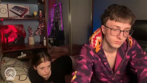 Philipp and Este online show from March 4, 6:25 pm