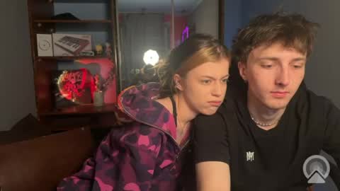 Philipp and Este online show from April 4, 2:54 am