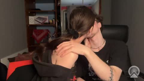 Philipp and Este online show from April 17, 2:36 am