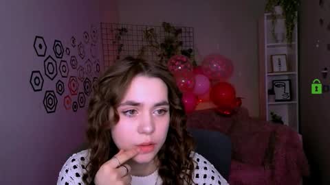 Snapshot of x_yasmin_x chatting on February 20, 10:27 am Yasmin online show from February 20, 10:27 am