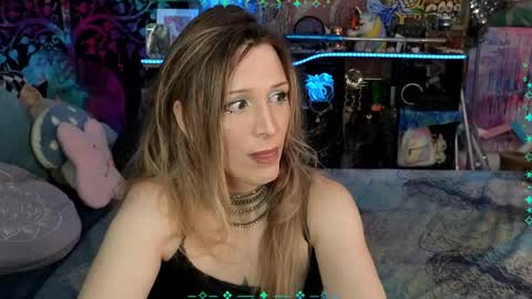 Snapshot of xaevynne chatting on June 6, 4:17 am Xaevynne Sometimes Milla Milla The Cute as a Buttom Brunette online show from June 6, 4:17 am