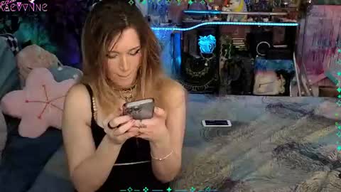 Snapshot of xaevynne chatting on July 12, 3:30 am Xaevynne Sometimes Milla Milla The Cute as a Buttom Brunette online show from July 12, 3:30 am