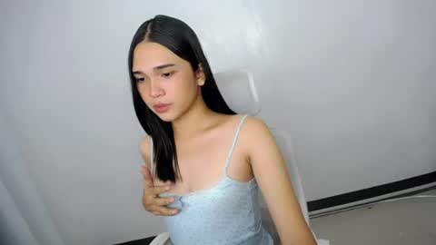 xairah_doux online show from June 14, 1:47 am