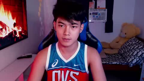 Prince Aldrian  online show from December 7, 5:48 am