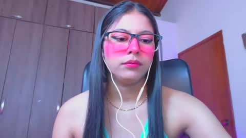Snapshot of xallysonx_ chatting on June 17, 11:45 am XALLYSONX online show from June 17, 11:45 am
