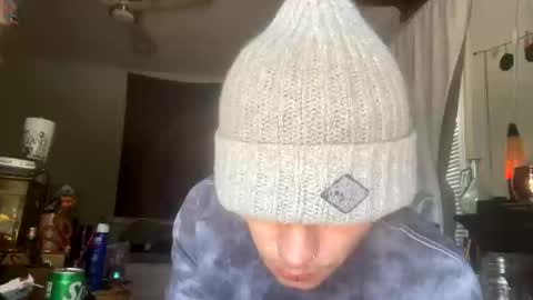 Snapshot of xander0zzz chatting on September 8, 3:33 pm xander0zzz online show from September 8, 3:33 pm